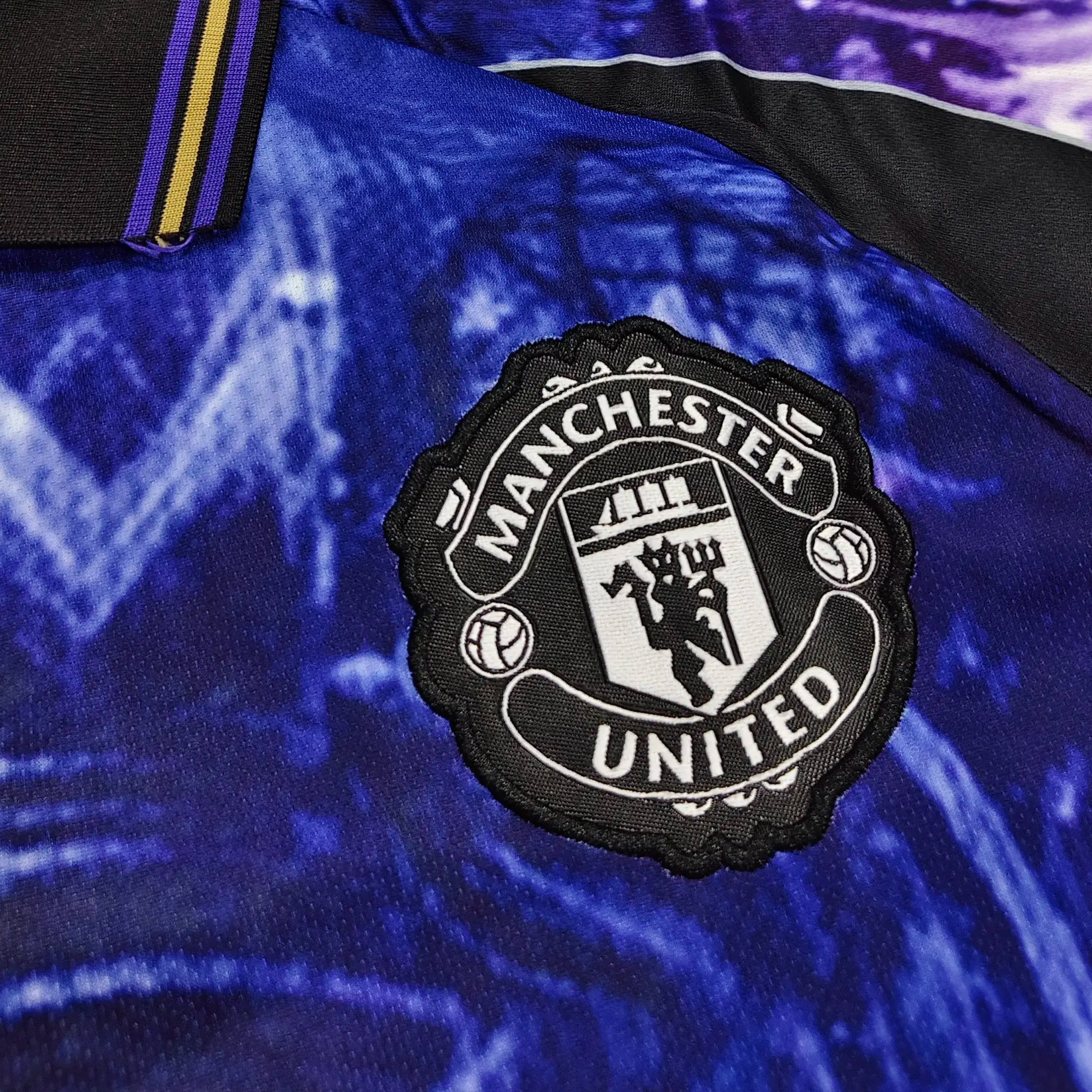 MAN UTD SPECIAL BLUE CUP KIT 2025/26