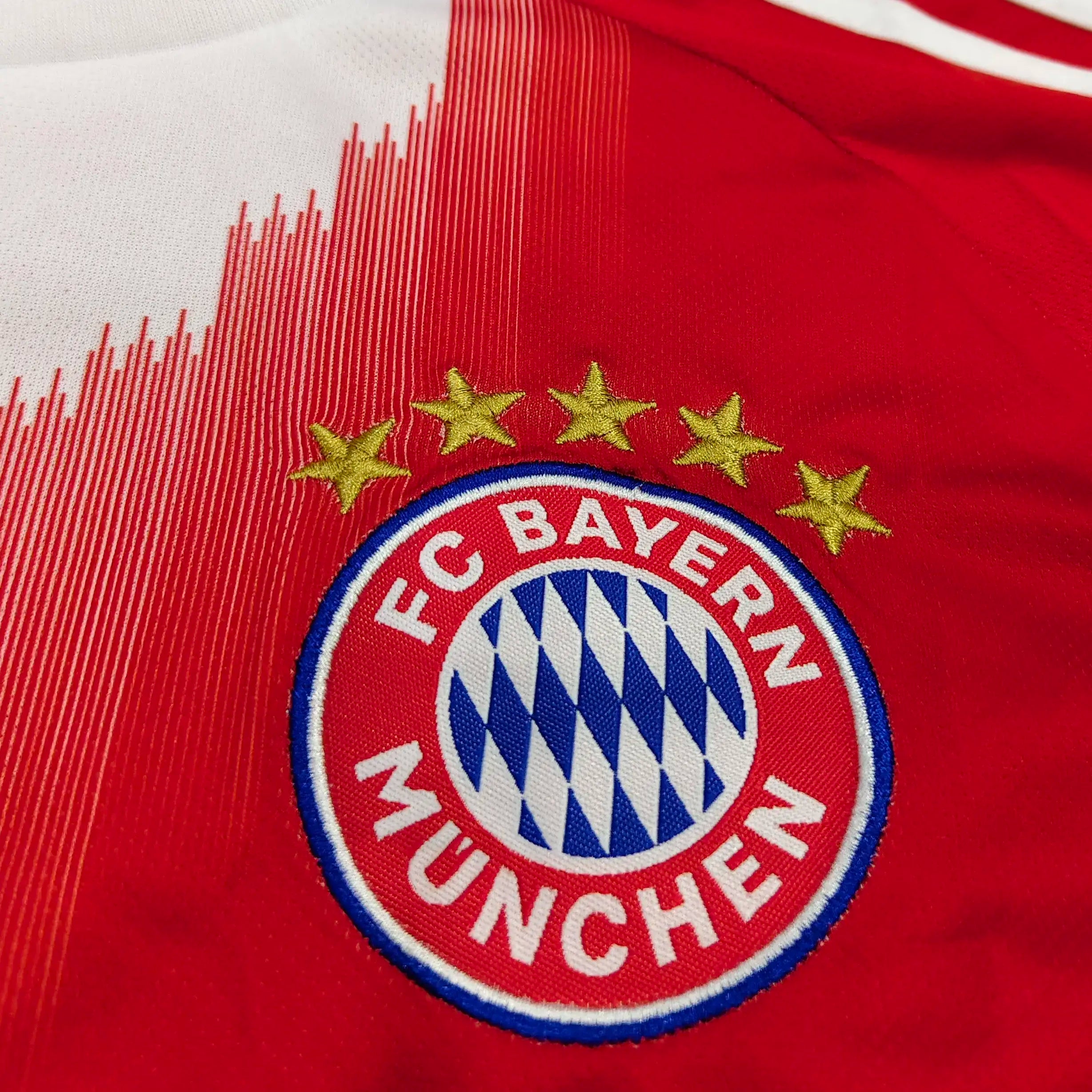 BAYERN HOME 2025/26 OFFICIAL KIT
