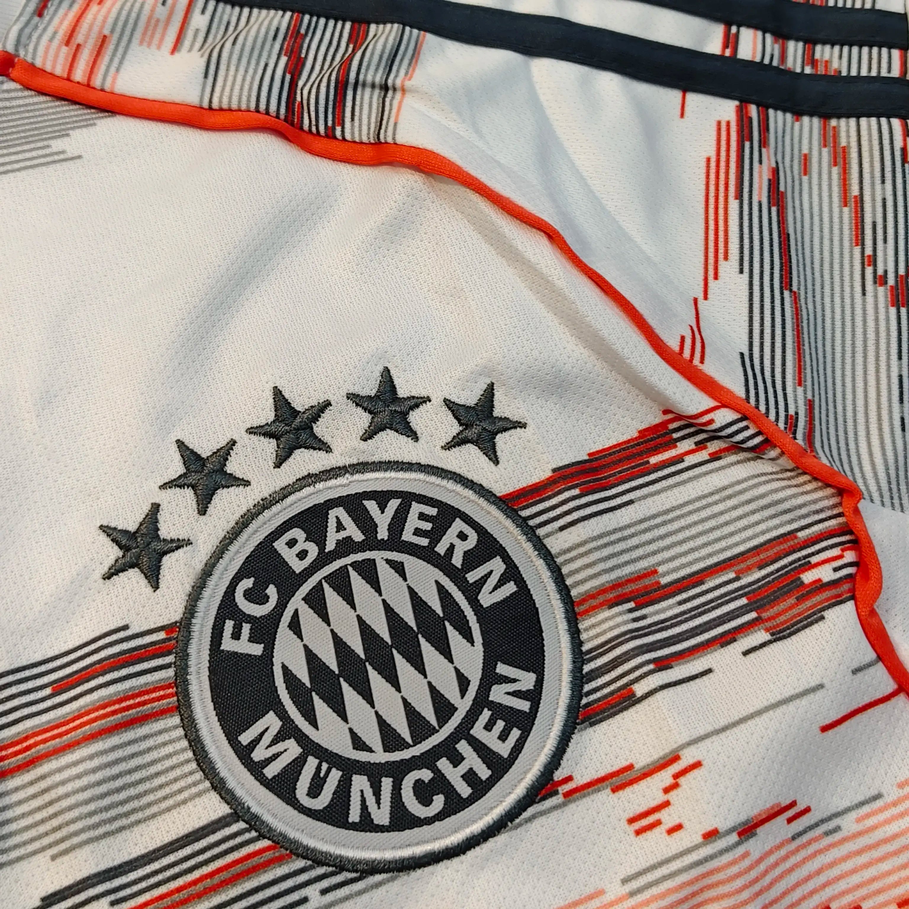 BAYERN AWAY KIT 2025/26 OFFICIAL KIT